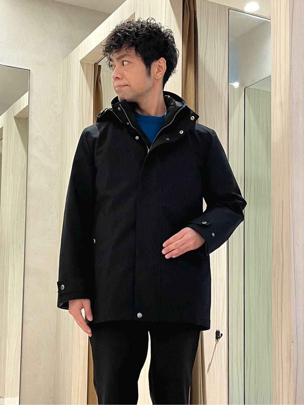 URAさんの「TAKEO KIKUCHI｜【Air Palette Knit】ワンポイント カラーニット プルオーバー」を使ったコーディネート