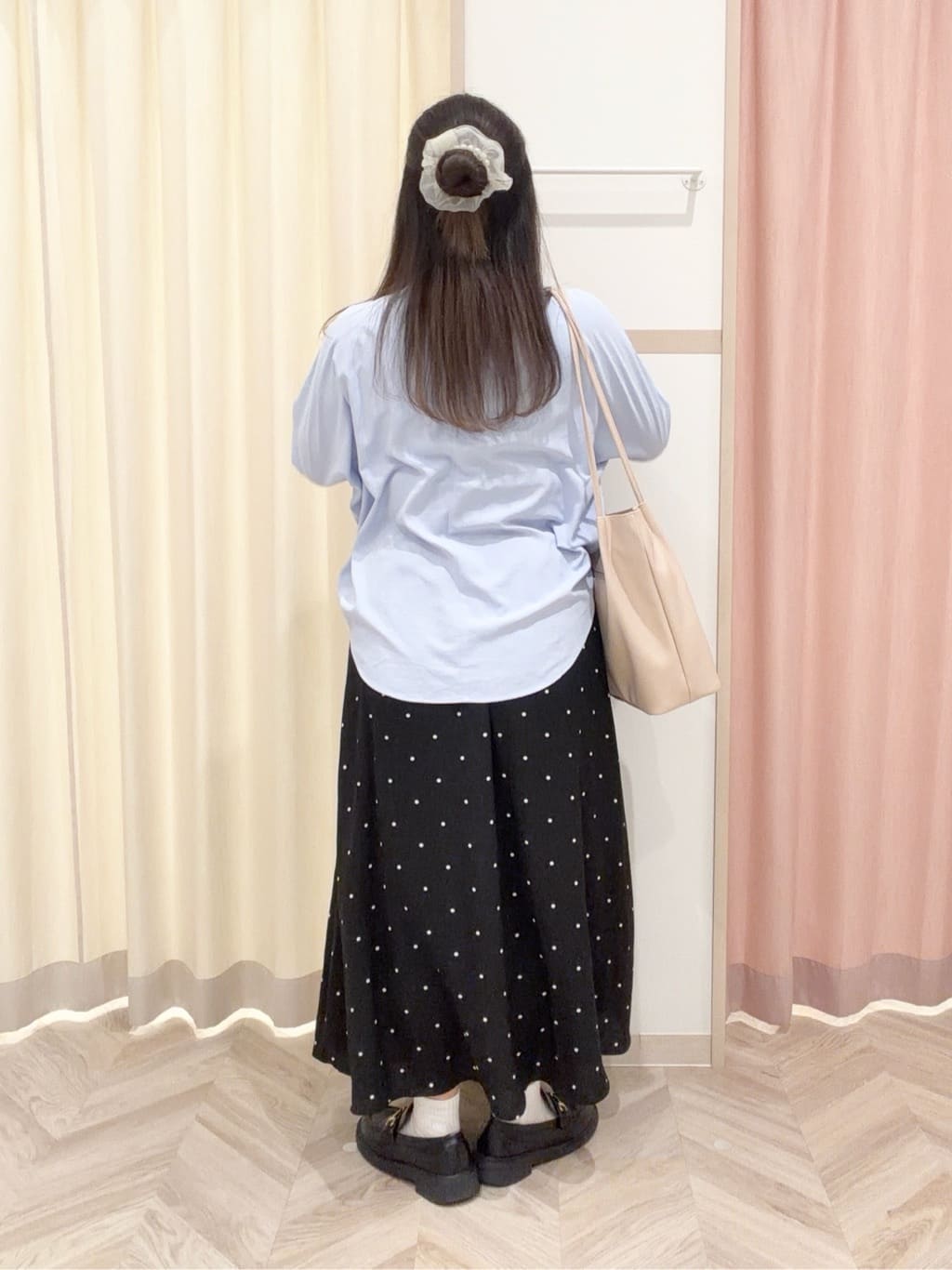 まちゃんなちゃんさんの「SHOO･LA･RUE｜【着丈選べる/体型カバー/洗濯機可】さらさらとろん ドルマンブラウス」を使ったコーディネート