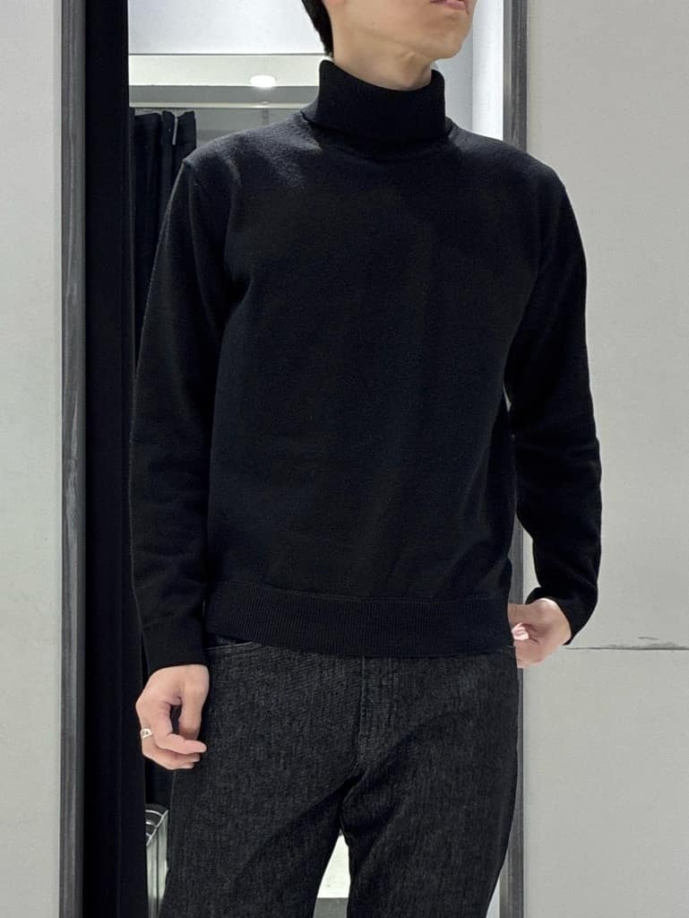 わいずみさんの「TAKEO KIKUCHI｜アンチピリング タートルネック ニット」を使ったコーディネート
