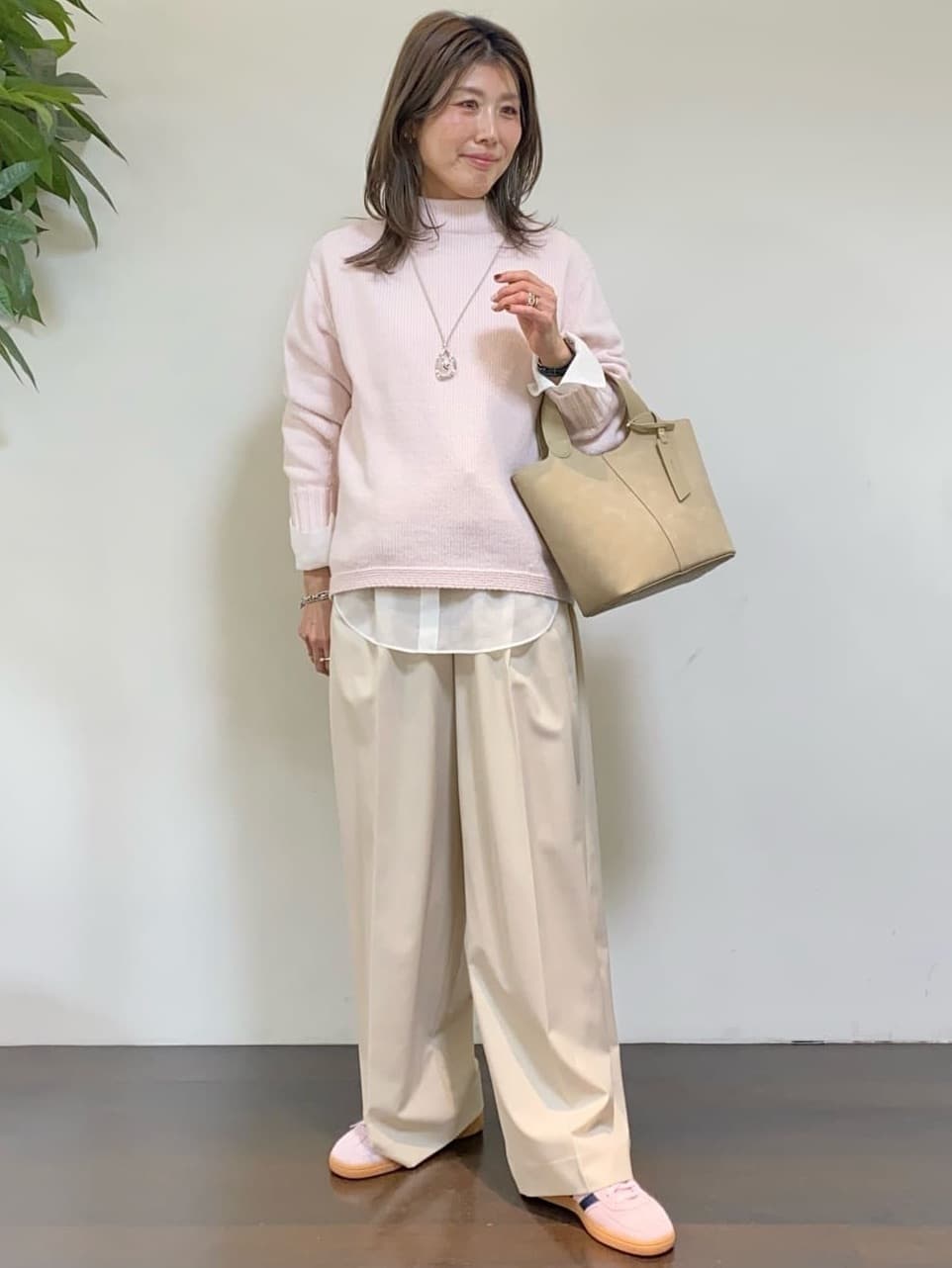 tomoさんの「UNTITLED｜【洗える】スポンディッシュ ボトルネックニット」を使ったコーディネート