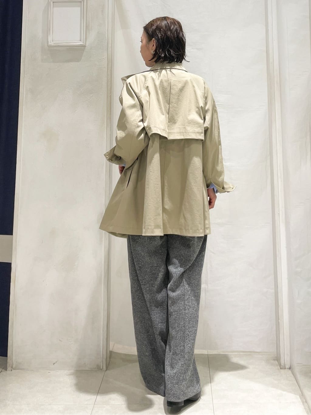 hiroさんの「grove｜【撥水／シルエット2WAY】羽織るだけでサマになる、スタンドネックテントラインコート」を使ったコーディネート