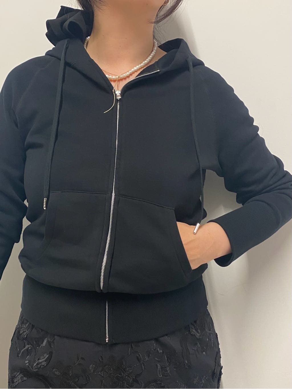 Sawaguchiさんの「DRESSTERIOR｜【ウォッシャブル/ウエストゴム】コットンエンブロイダリー イージーパンツ」を使ったコーディネート