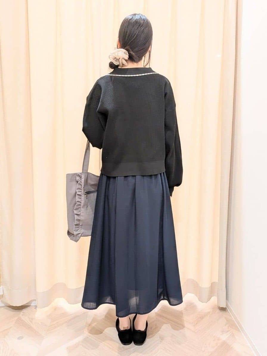 hinaさんの「SHOO･LA･RUE｜ふんわり女性らしさあふれる ギャザーフレアスカート」を使ったコーディネート