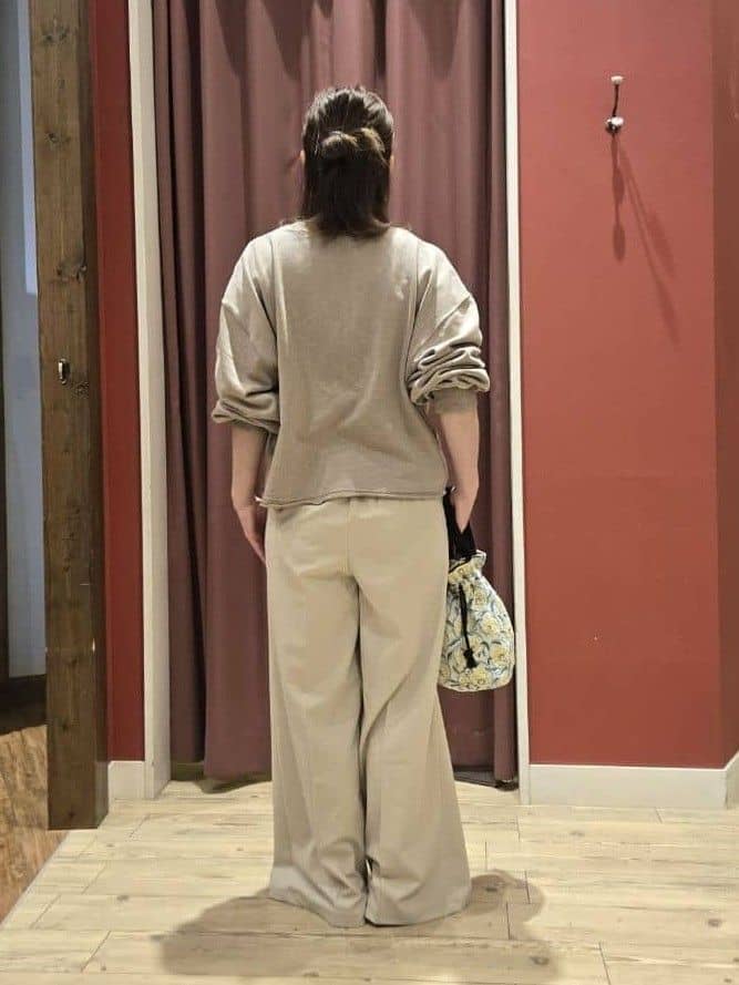 hanaさんの「SHOO･LA･RUE｜【洗濯機可/S-LL】コーデの主役になる ロゴアソート 裏毛スウェット」を使ったコーディネート