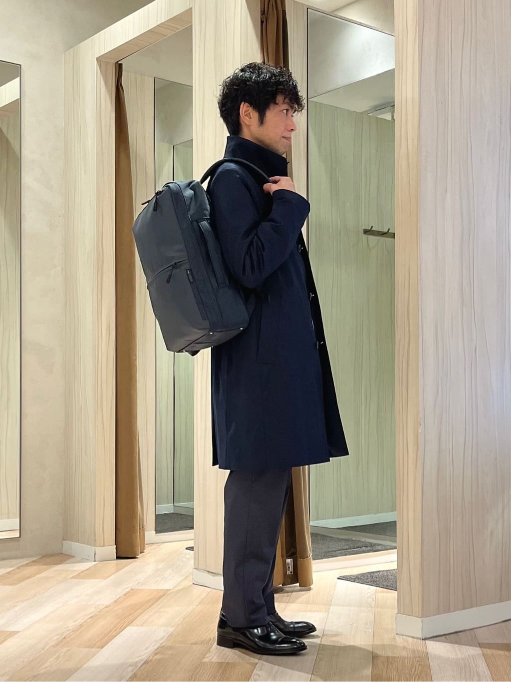 URAさんの「TAKEO KIKUCHI｜撥水ツイル スタンドカラー コート」を使ったコーディネート