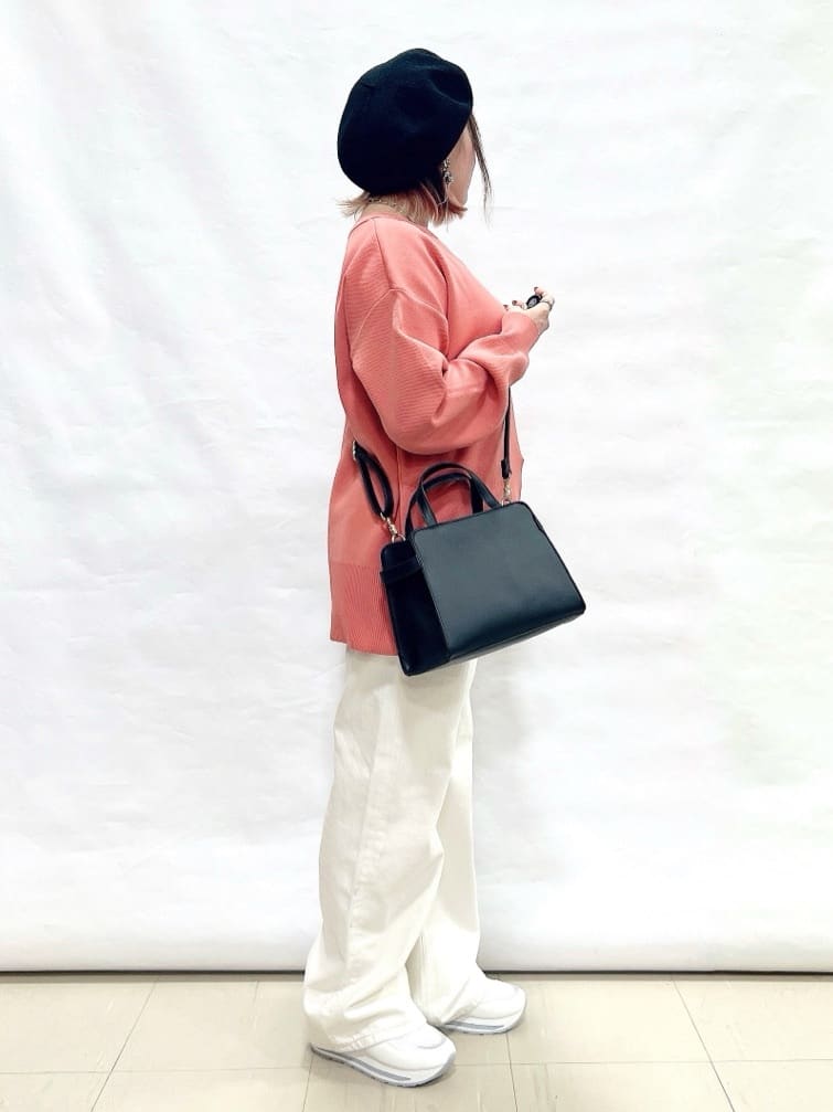 YUIさんの「SHOO･LA･RUE｜【高レビュー/洗濯機可/S-LL】さらに軽くなった スポンディッシュ裾フェイクトップス」を使ったコーディネート