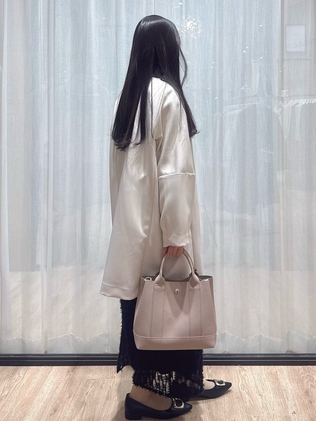 ぞうげさんの「OPAQUE.CLIP｜フォルムスリーブミドルコート【洗濯機OK】」を使ったコーディネート