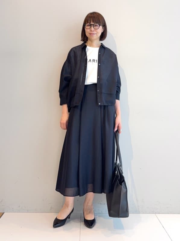 murayamaさんの「INDIVI｜【接触冷感／洗える／2WAY】ドロスト付 シアーシャンブレーシャツ」を使ったコーディネート
