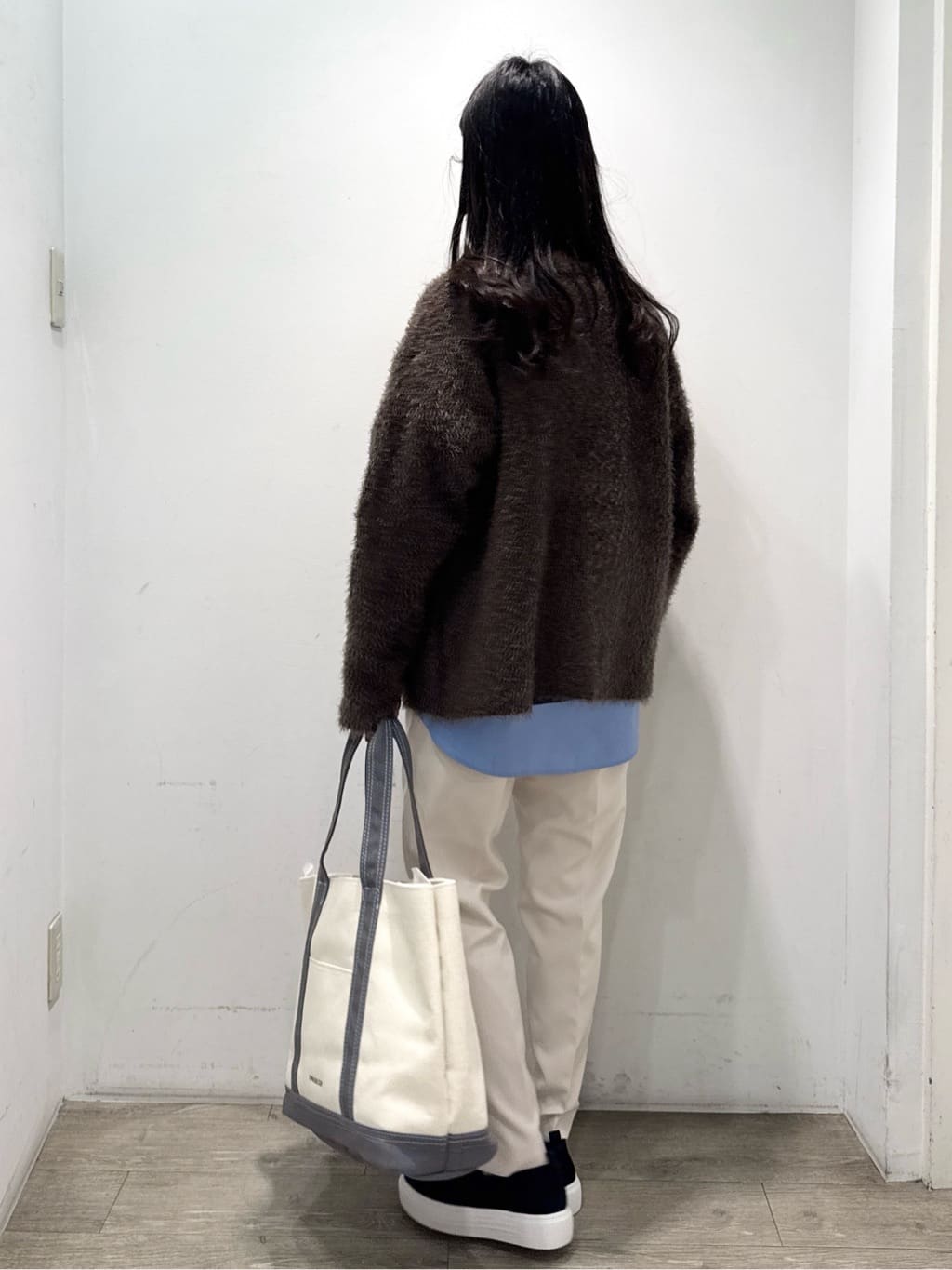yuicciさんの「OPAQUE.CLIP｜金ボタン使いリラクシーニット【洗濯機OK】」を使ったコーディネート