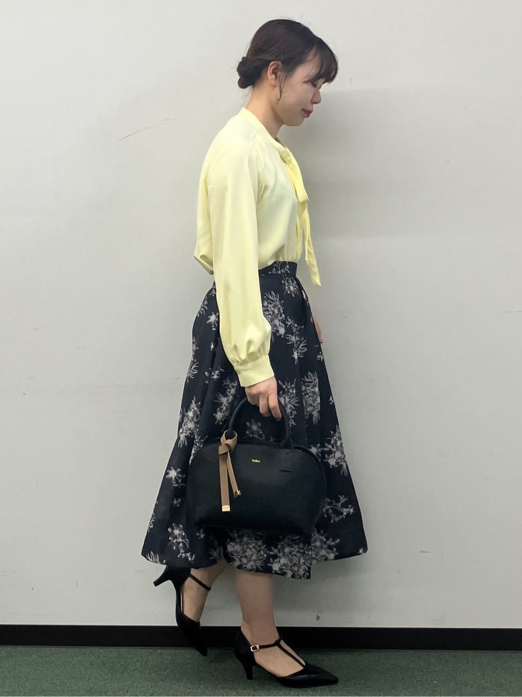 MAYUKIさんの「index｜フェイクパールピンボウタイブラウス【洗濯機OK／イージーアイロン／ストレッチ】《XS-LL》」を使ったコーディネート