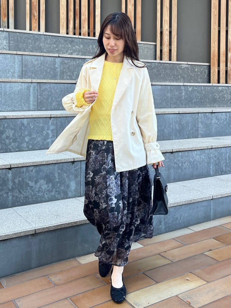 はばさんの「Couture brooch｜【撥水・洗える】ハーフ トレンチコート」を使ったコーディネート