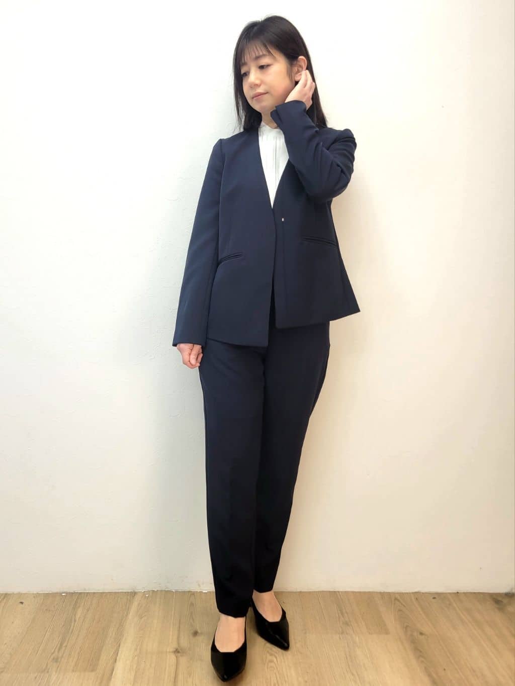 LISAさんの「OPAQUE.CLIP｜《通勤／セットアップ対応》 Vネックジャケット／ダブルクロス【洗濯機OK】」を使ったコーディネート
