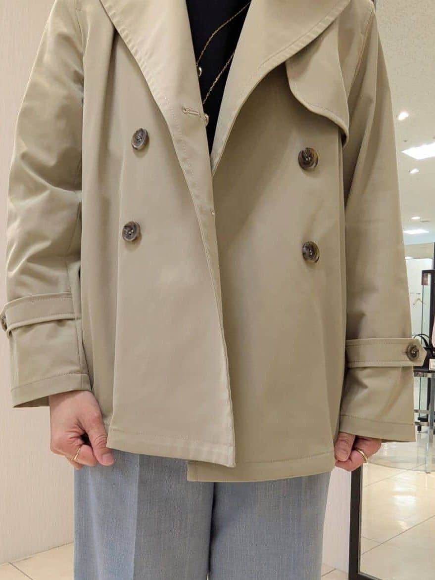 u-macoさんの「UNTITLED｜【定番人気/はっ水/洗える】タスランショートトレンチコート」を使ったコーディネート