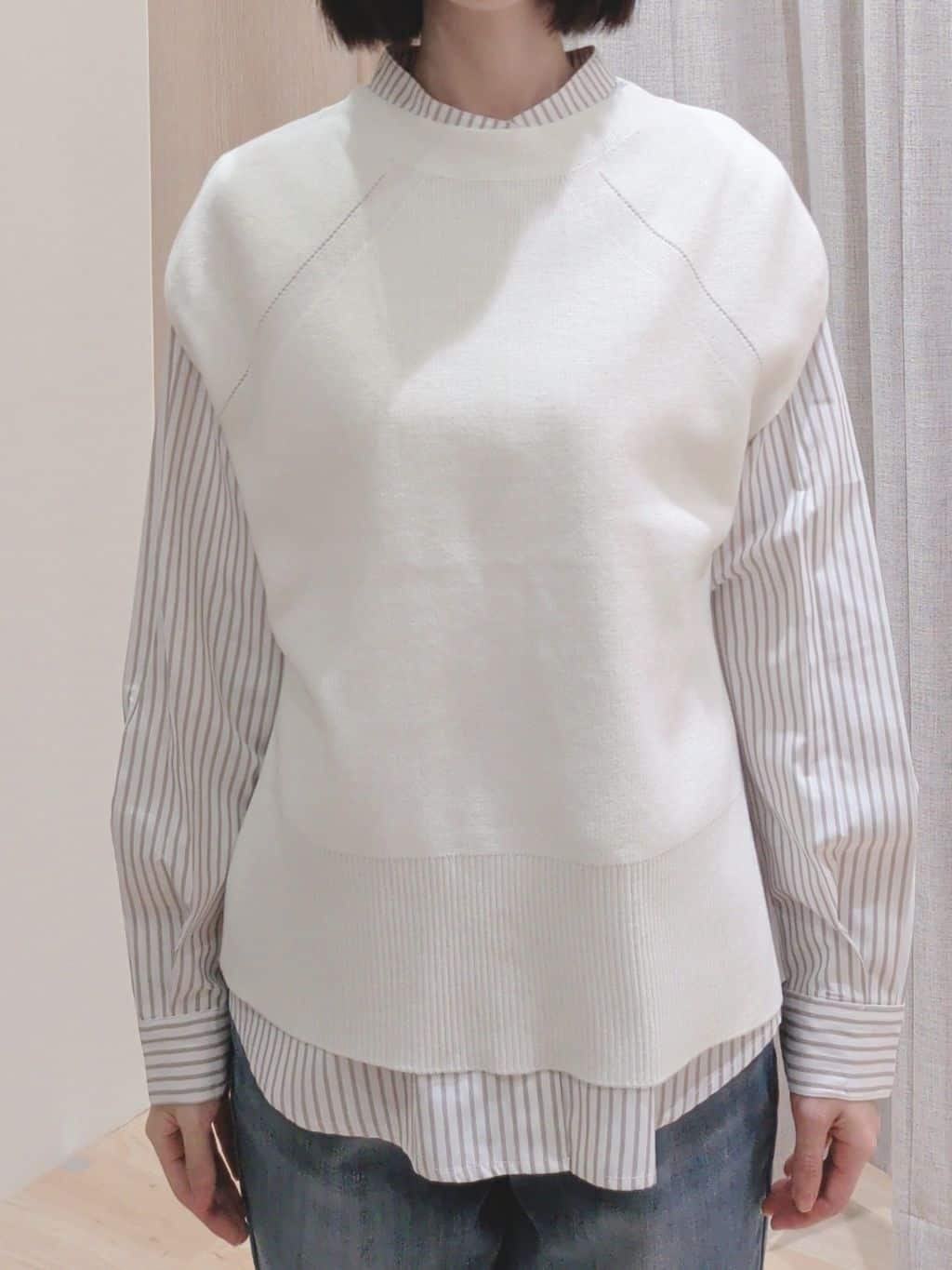 Yuiさんの「grove｜【2点SET】一枚でコーデが決まる！ニットベスト&times;シャツSET」を使ったコーディネート