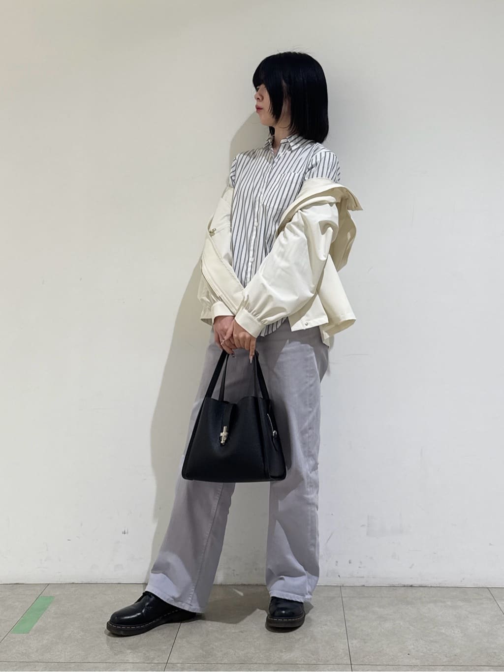 rinaさんの「INDIVI｜【2WAY／洗える】ラメストライプ コットン混シャツ」を使ったコーディネート