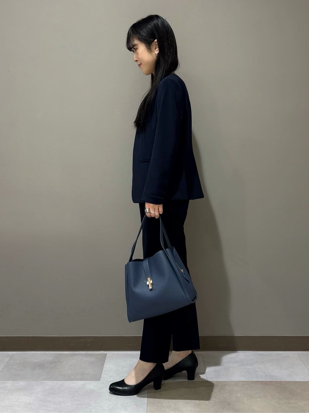 KEIKOさんの「INDIVI｜【通勤スーツ／洗える】ストレッチカラーレスジャケット」を使ったコーディネート