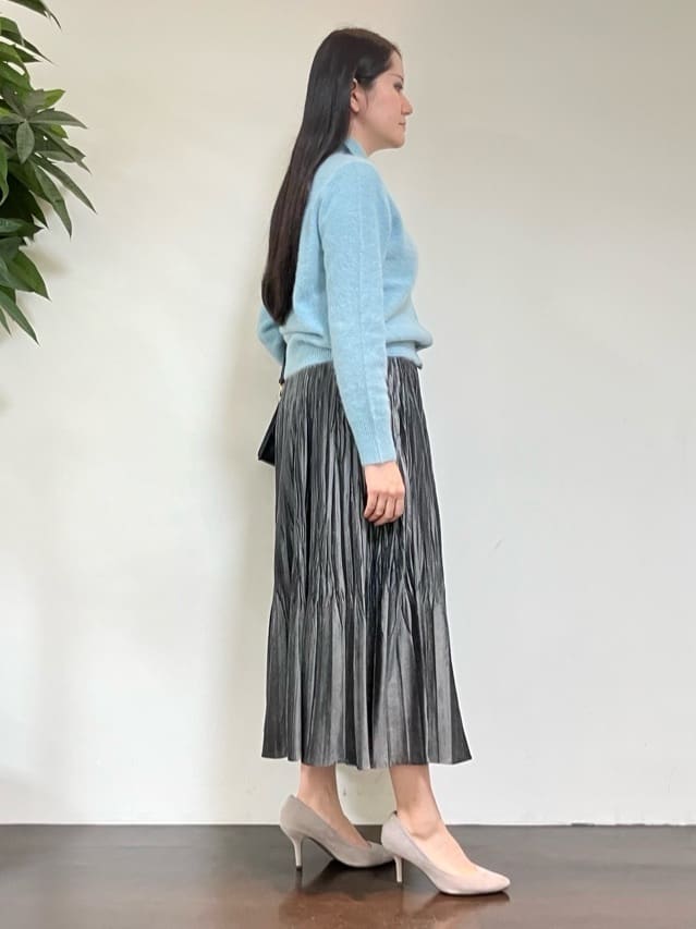 カレンさんの「UNTITLED｜【ふわふわニット/オンオフ使える】フォックスカシミヤ衿付きカーディガン」を使ったコーディネート