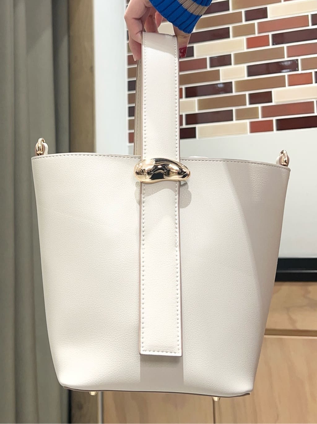 かのさんの「THE SHOP TK｜【通勤にもデイリーにも】CAVIAN 金ボタンダブルブレストジャケット」を使ったコーディネート