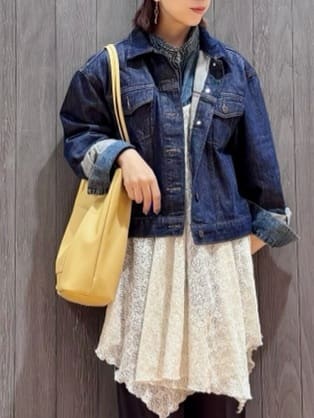 meiさんの「SHOO･LA･RUE｜【SHOO・LA・RUE DENIM】羽織るだけでこなれる　オーバーサイズデニムジャケット」を使ったコーディネート