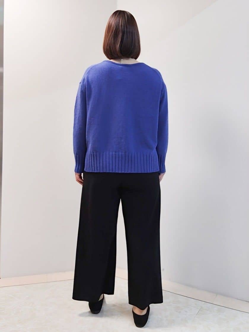 エリさんの「Reflect｜【レイヤードにおすすめ◎】ロング丈リラクシーニット」を使ったコーディネート