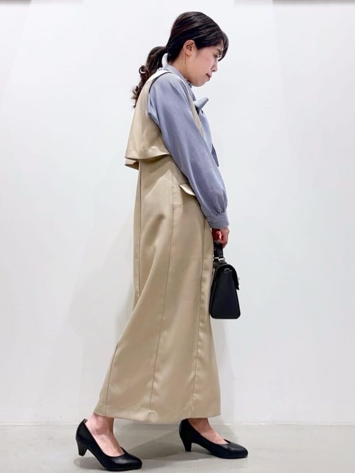 ＷＡさんの「grove｜高評価！【一枚着／ジレ】着回しできるトレンチライクジャンドレ」を使ったコーディネート