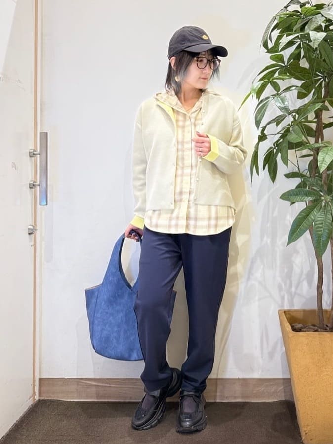 misakiさんの「SHOO･LA･RUE｜【洗濯機可/S-LL】品良くきまる 配色カーディガン」を使ったコーディネート