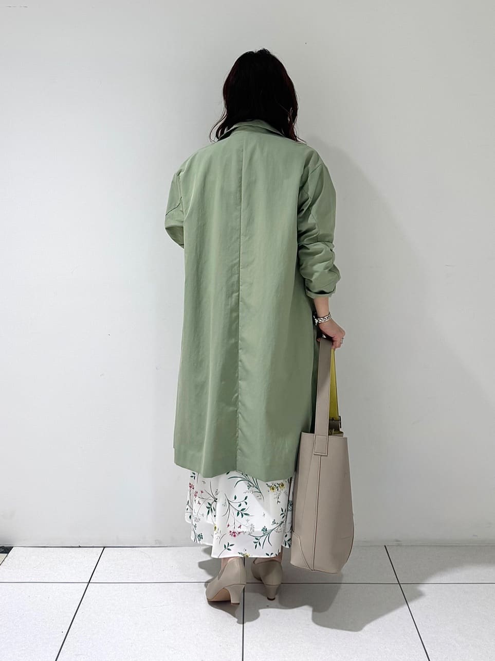 そんさんの「INDIVI｜【撥水／軽量】ミニマル スタンドカラーコート」を使ったコーディネート