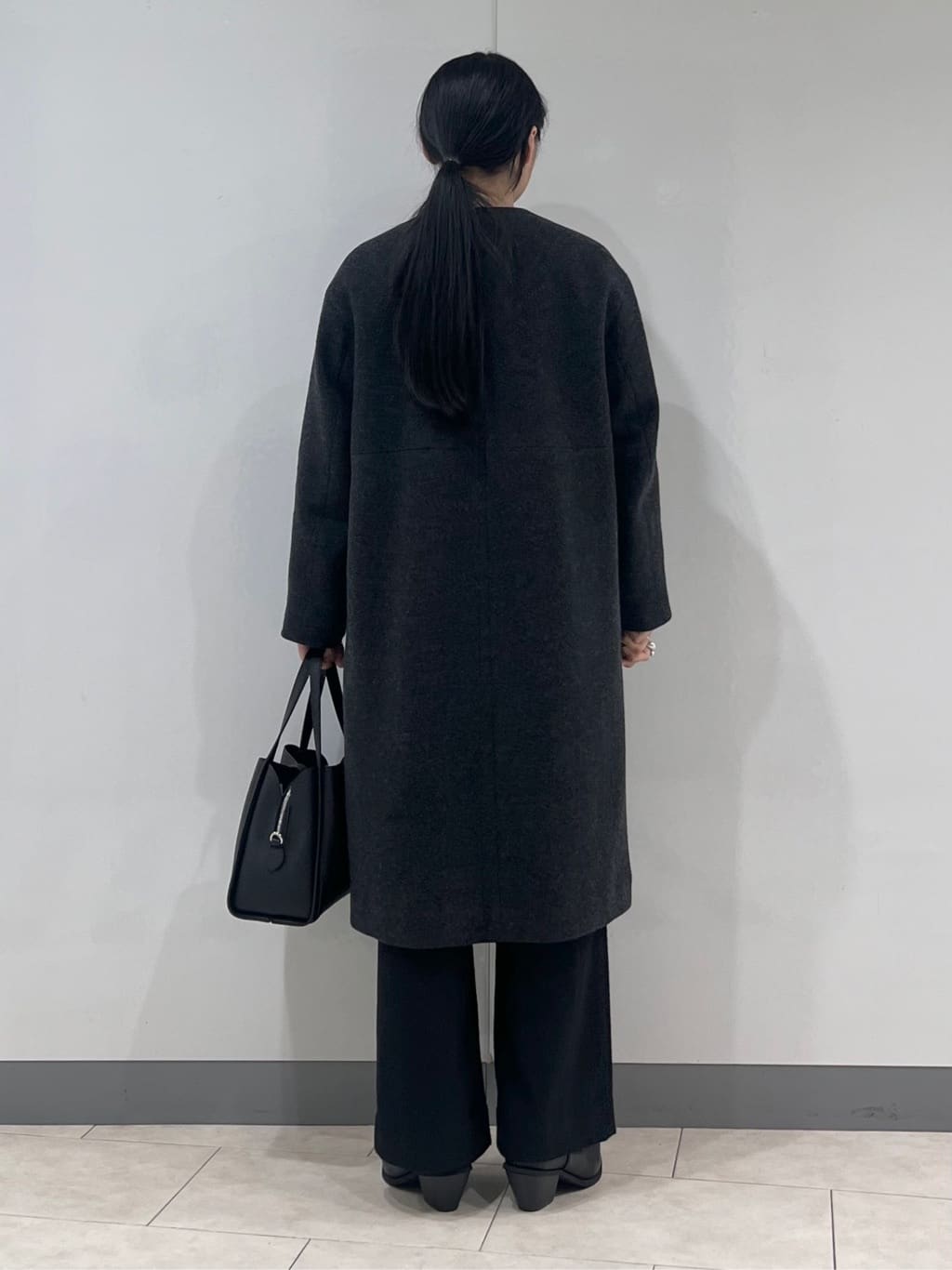 hasuさんの「INDIVI｜【軽量／ウール混】ライトフォルム ロングコート」を使ったコーディネート