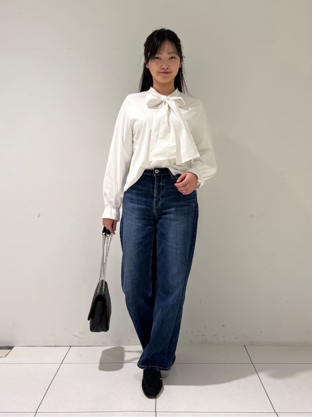 momokoさんの「INDIVI｜【2点セット／洗える】ツイードジレ＆ボウタイブラウス」を使ったコーディネート