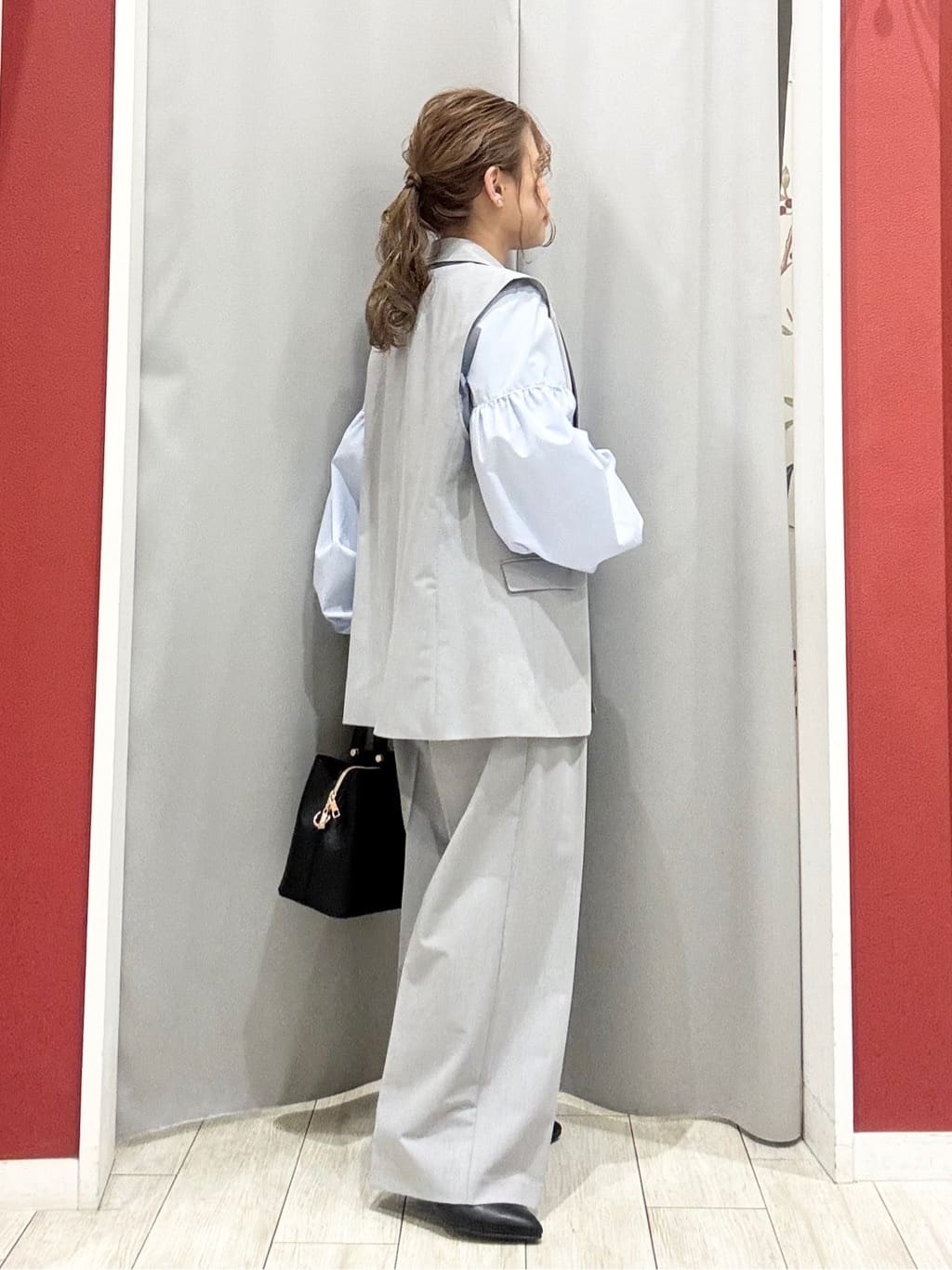 shioさんの「SHOO･LA･RUE｜【セットアップ可/S-LL/洗濯機可】サッと羽織ってこなれ見え ダブルブレストジレ」を使ったコーディネート