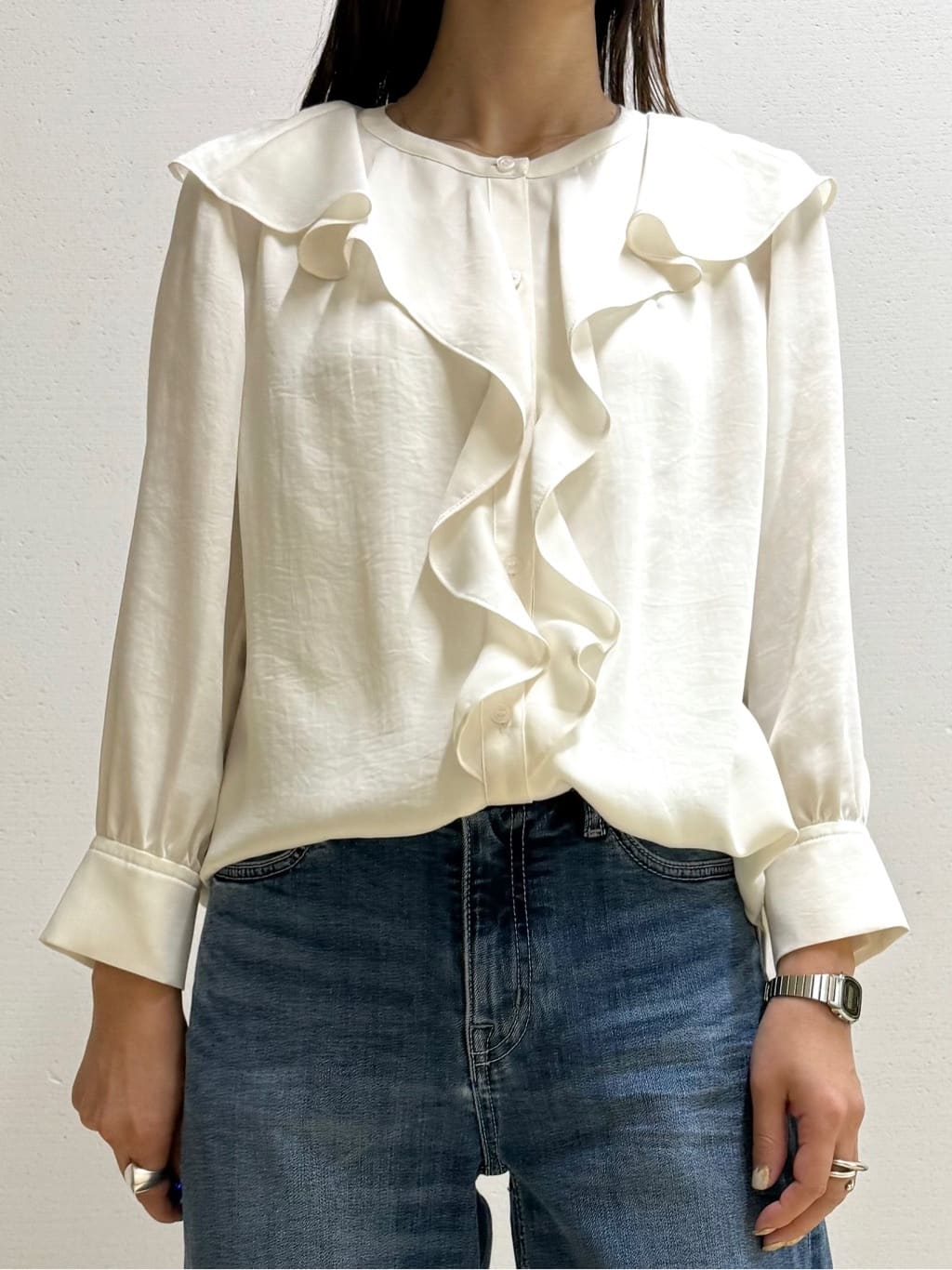 mamiさんの「INDIVI｜【洗える】ラッフルサテンブラウス」を使ったコーディネート