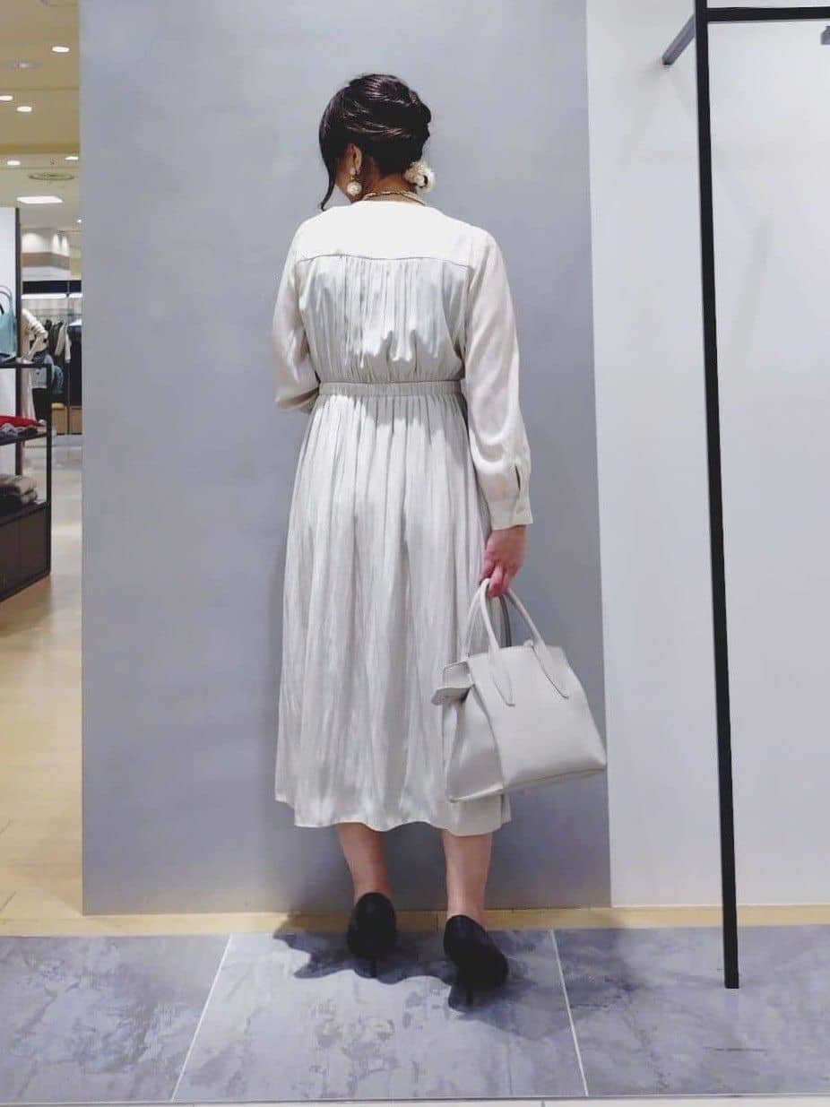 TOMOMIさんの「INDIVI｜【マルチWAY】3点セットパール調ネックレス」を使ったコーディネート