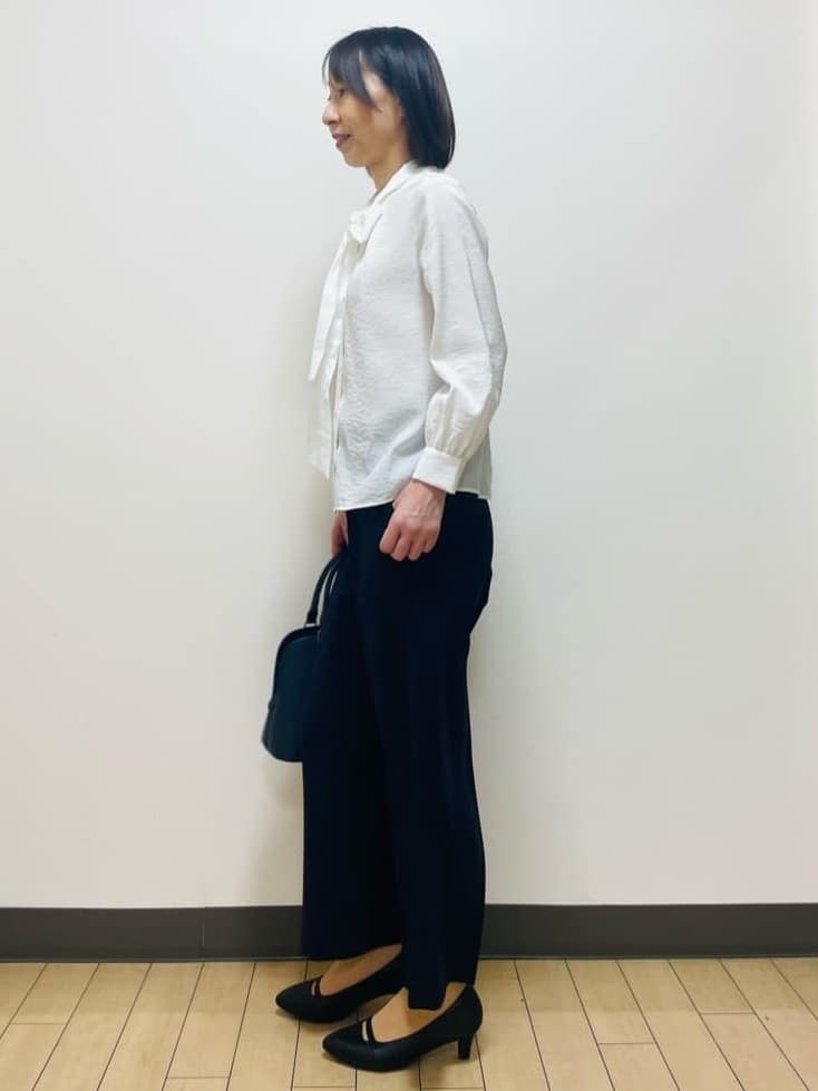 Riiさんの「Reflect｜【SS-4Lサイズ／通勤／セレモニー／セットアップ可】タック入りワイドパンツ」を使ったコーディネート