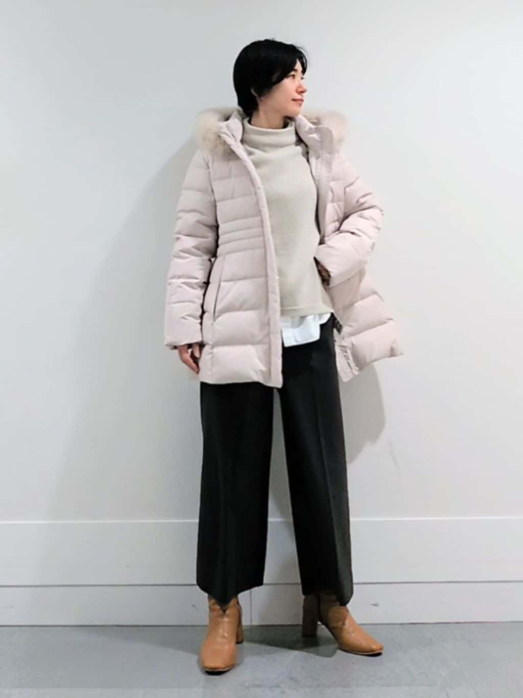 ミズタさんの「UNTITLED｜【はっ水機能/フード取り外し可】ミディダウンコート」を使ったコーディネート
