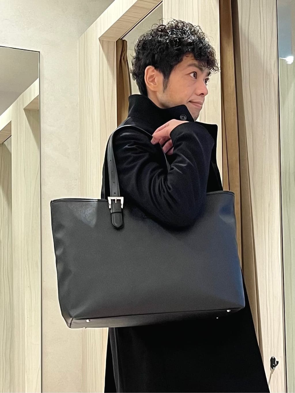 URAさんの「TAKEO KIKUCHI｜【ダウンライナー付き】ドビースタンドカラーコート」を使ったコーディネート