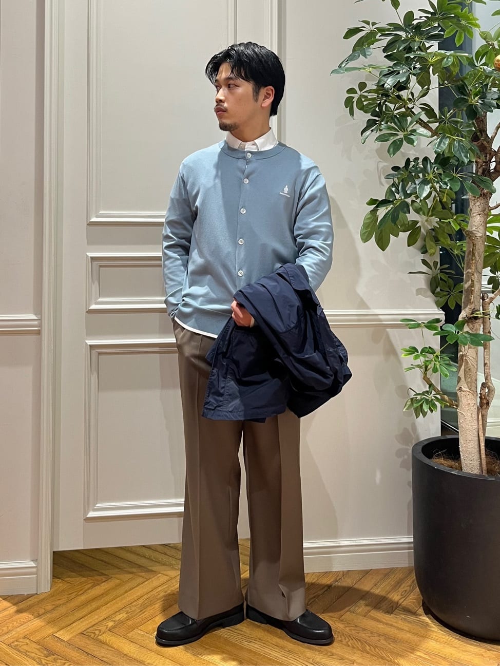 Tokuさんの「DRESSTERIOR｜【ウォッシャブル】ウールレーヨン ラウンドネックカーディガン」を使ったコーディネート