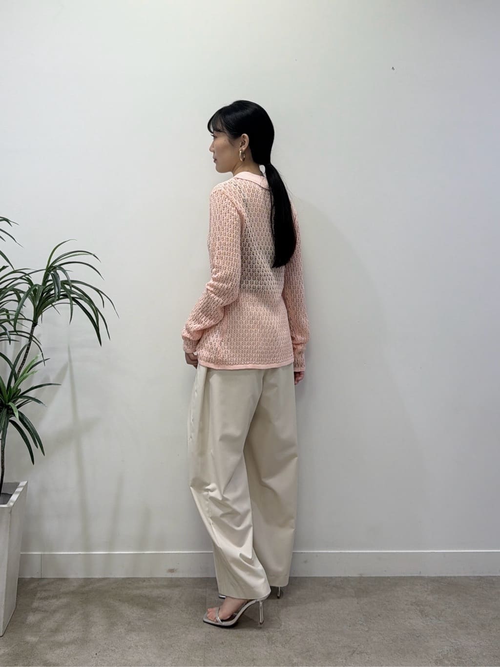 rinaさんの「INDIVI｜リネンライククロシェポロニット」を使ったコーディネート
