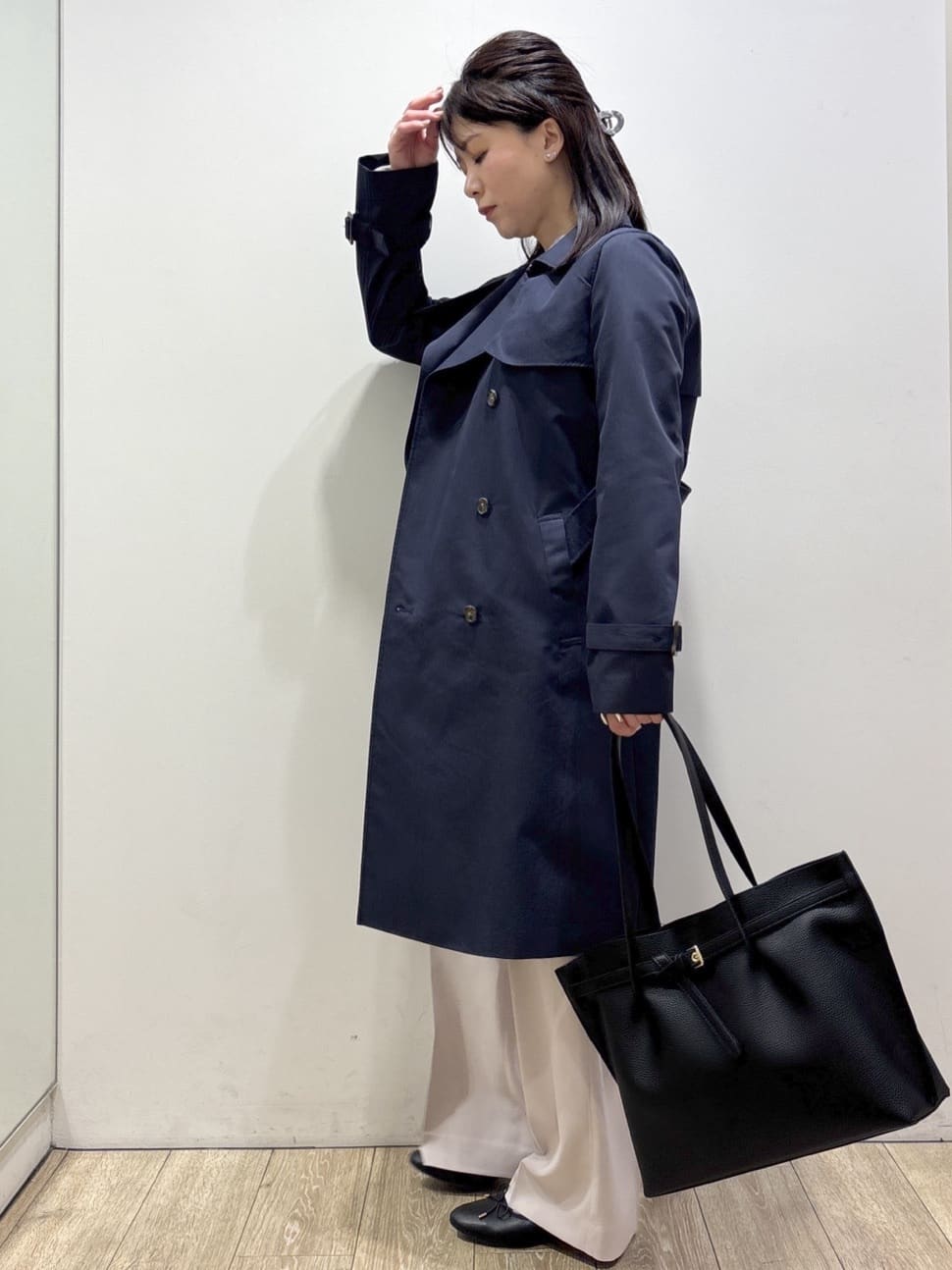 mameさんの「index｜撥水トレンチコート【洗濯機OK／花粉対応】《XS～3L》」を使ったコーディネート
