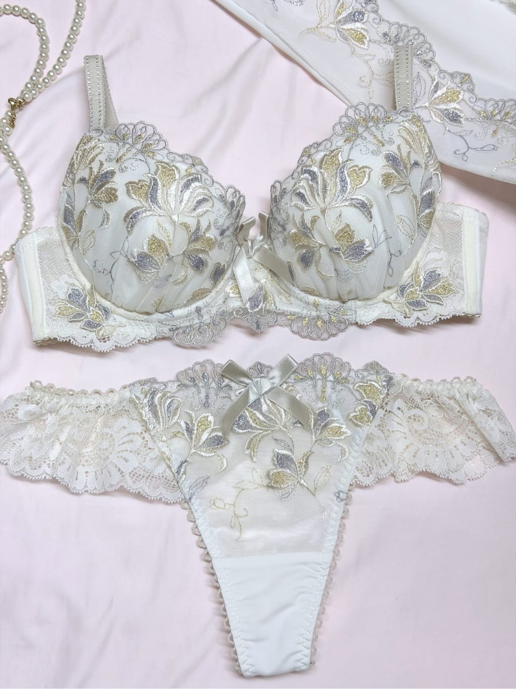cocoさんの「Risa Magli｜リーゼル ブラジャー (D-F) ＜Side Shape（サイドシェイプ）＞」を使ったコーディネート