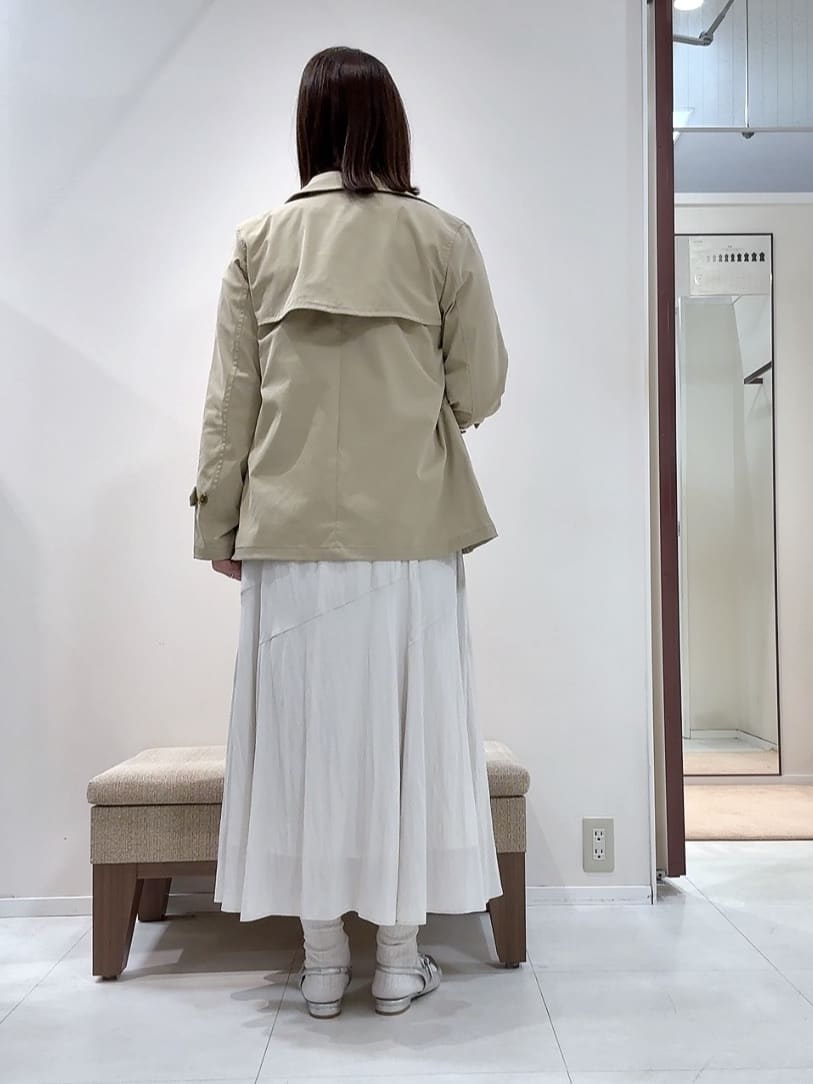 YUIさんの「UNTITLED｜【定番人気/はっ水/洗える】タスランショートトレンチコート」を使ったコーディネート