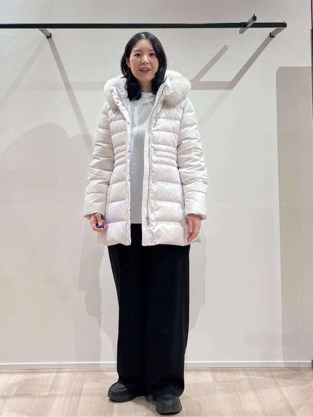 yさんの「UNTITLED｜【はっ水機能/フード取り外し可】ミディダウンコート」を使ったコーディネート
