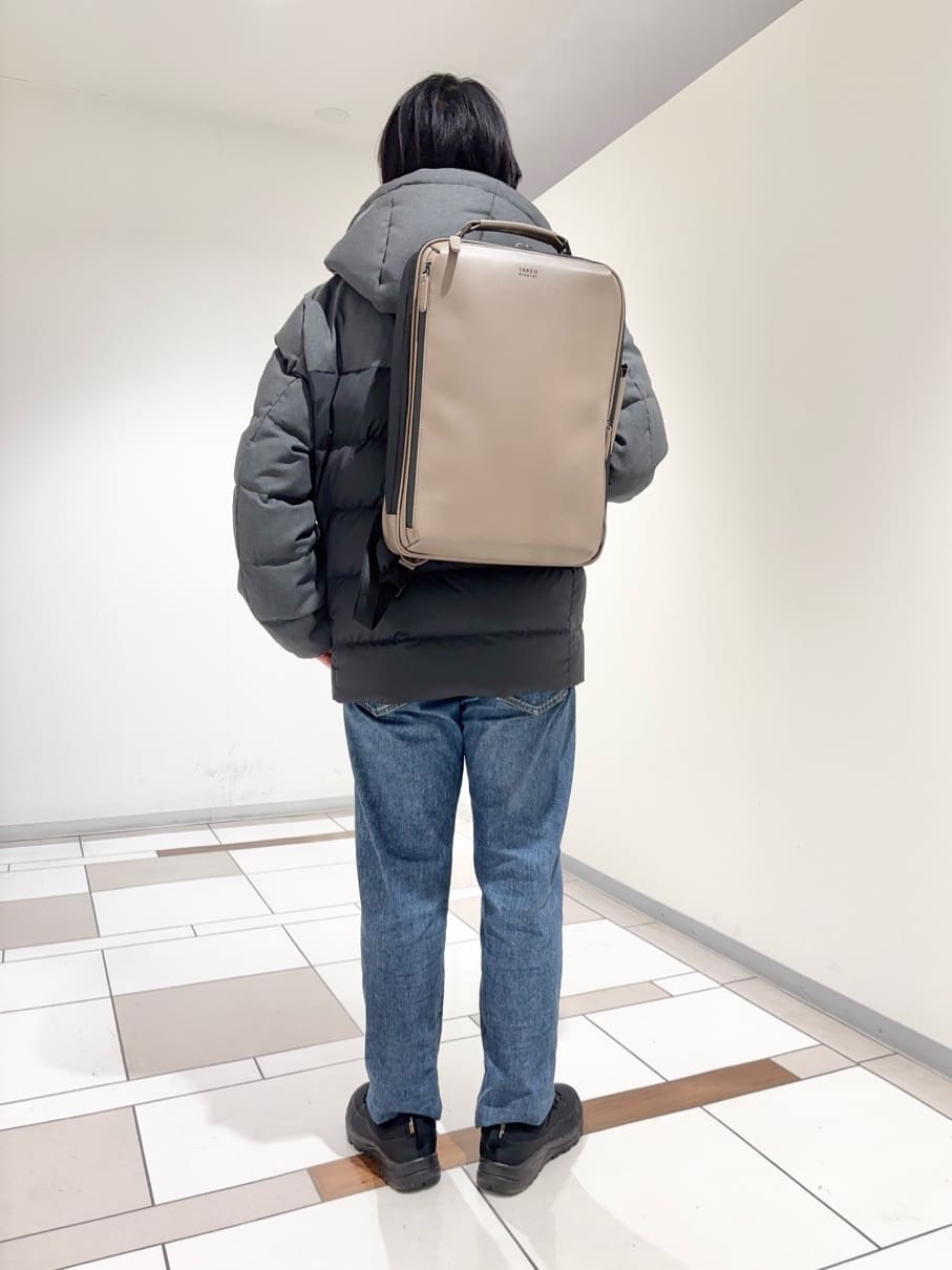 及川さんの「TAKEO KIKUCHI｜カラーコンビ ダウンブルゾン」を使ったコーディネート