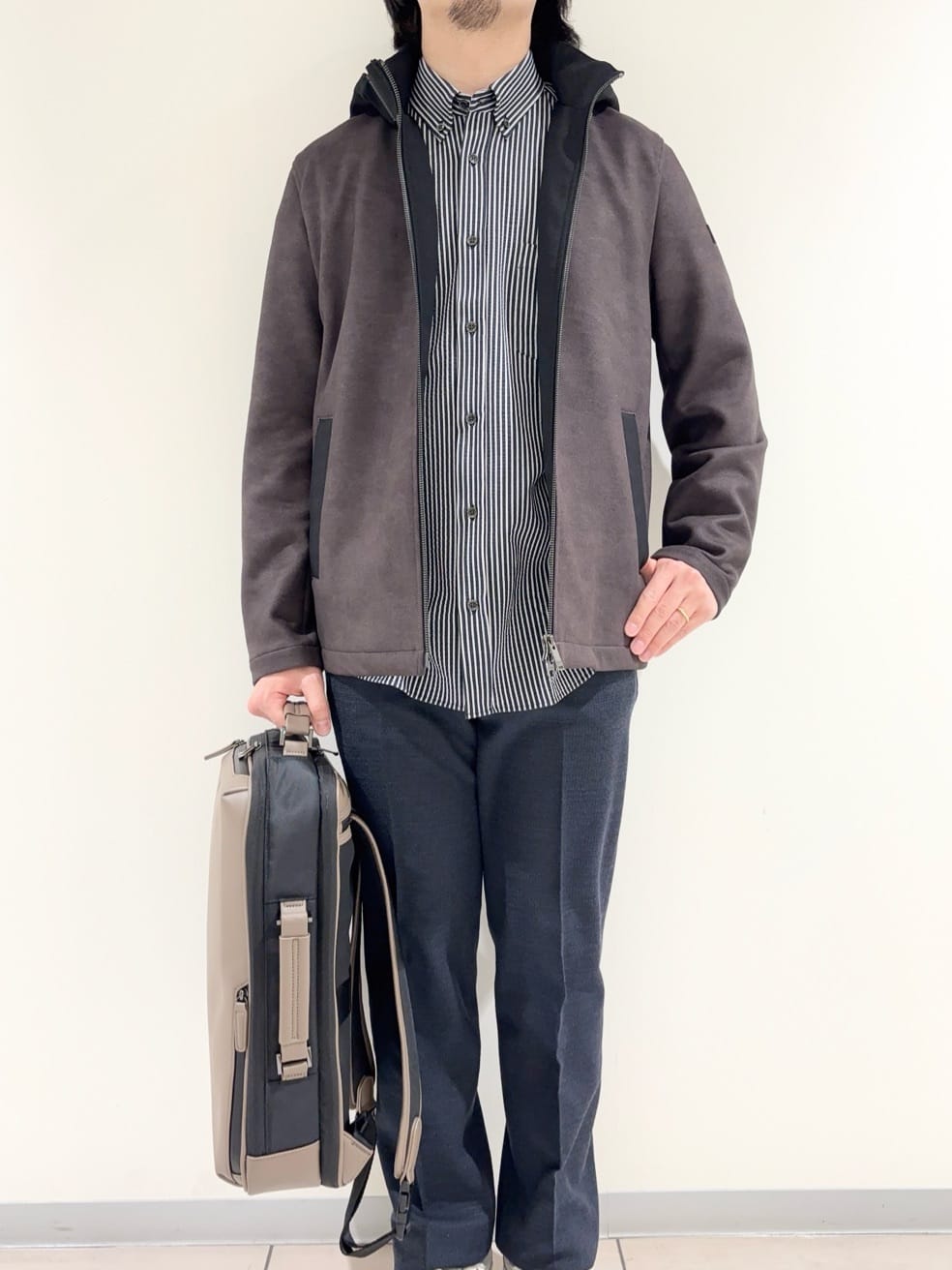 及川さんの「TAKEO KIKUCHI｜【JUST ONE LAYER】ダウンファブリック ジップアップ フード ブルゾン」を使ったコーディネート