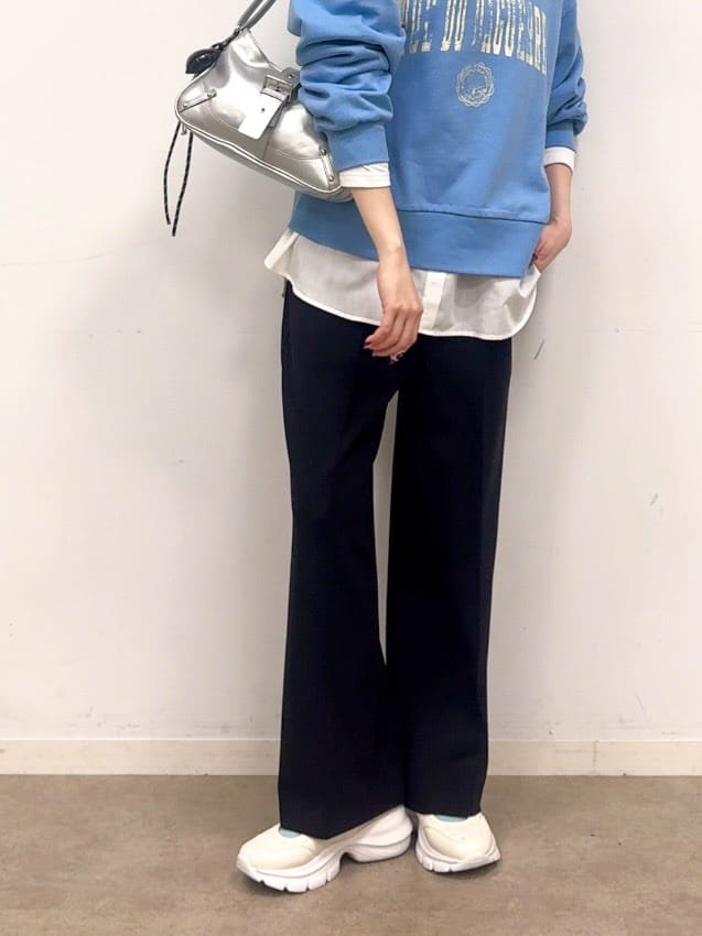 𝐜𝐡𝐢𝐤𝐚さんの「SHOO･LA･RUE｜【2点セット/洗濯機可/S-LL】着回しがきく もちもちハイネックニット+裾シャツインナー」を使ったコーディネート