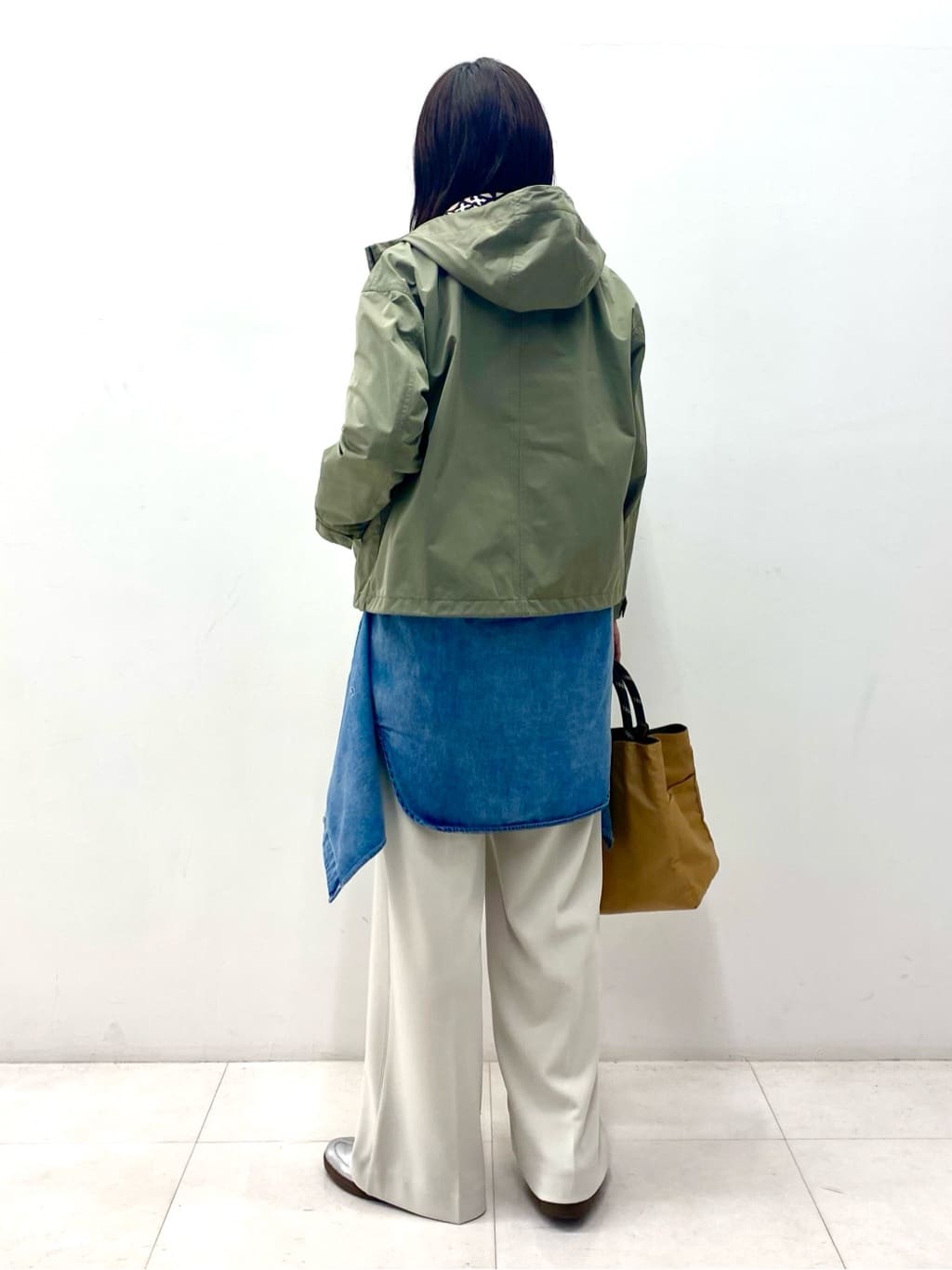 Sawaguchiさんの「DRESSTERIOR｜【ウォッシャブル/撥水素材】撥水ツイル マウンテンパーカー」を使ったコーディネート