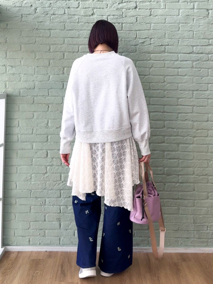 𝐜𝐡𝐢𝐤𝐚さんの「SHOO･LA･RUE｜【前後2WAYネック】レイヤードスタイルにおすすめ レースキャミチュニック」を使ったコーディネート