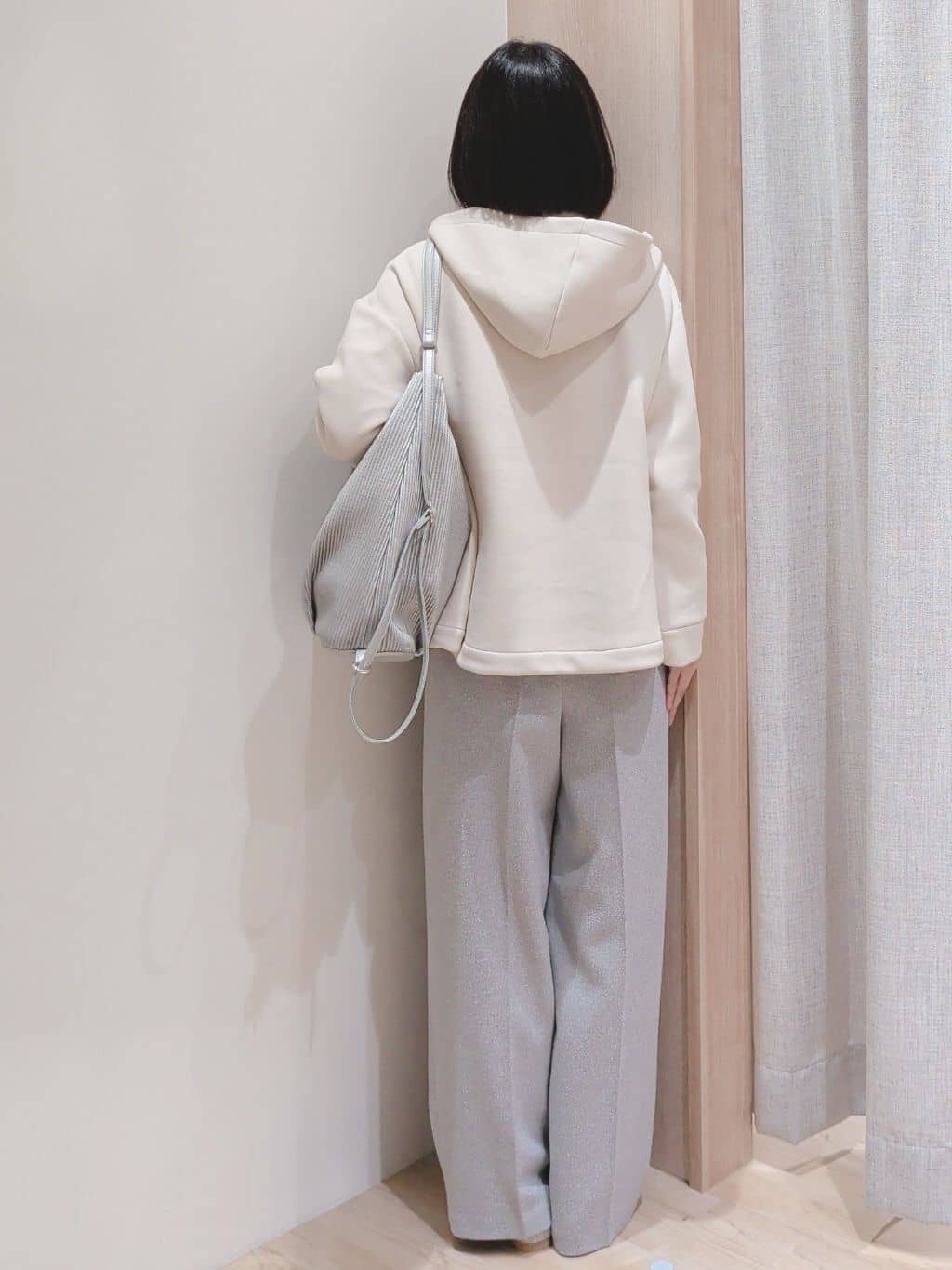 Yuiさんの「grove｜【おうちで洗える】顔周りすっきり、ボートネックニット」を使ったコーディネート