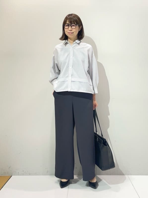 murayamaさんの「INDIVI｜【接触冷感／洗える／2WAY】ドロスト付 シアーシャンブレーシャツ」を使ったコーディネート