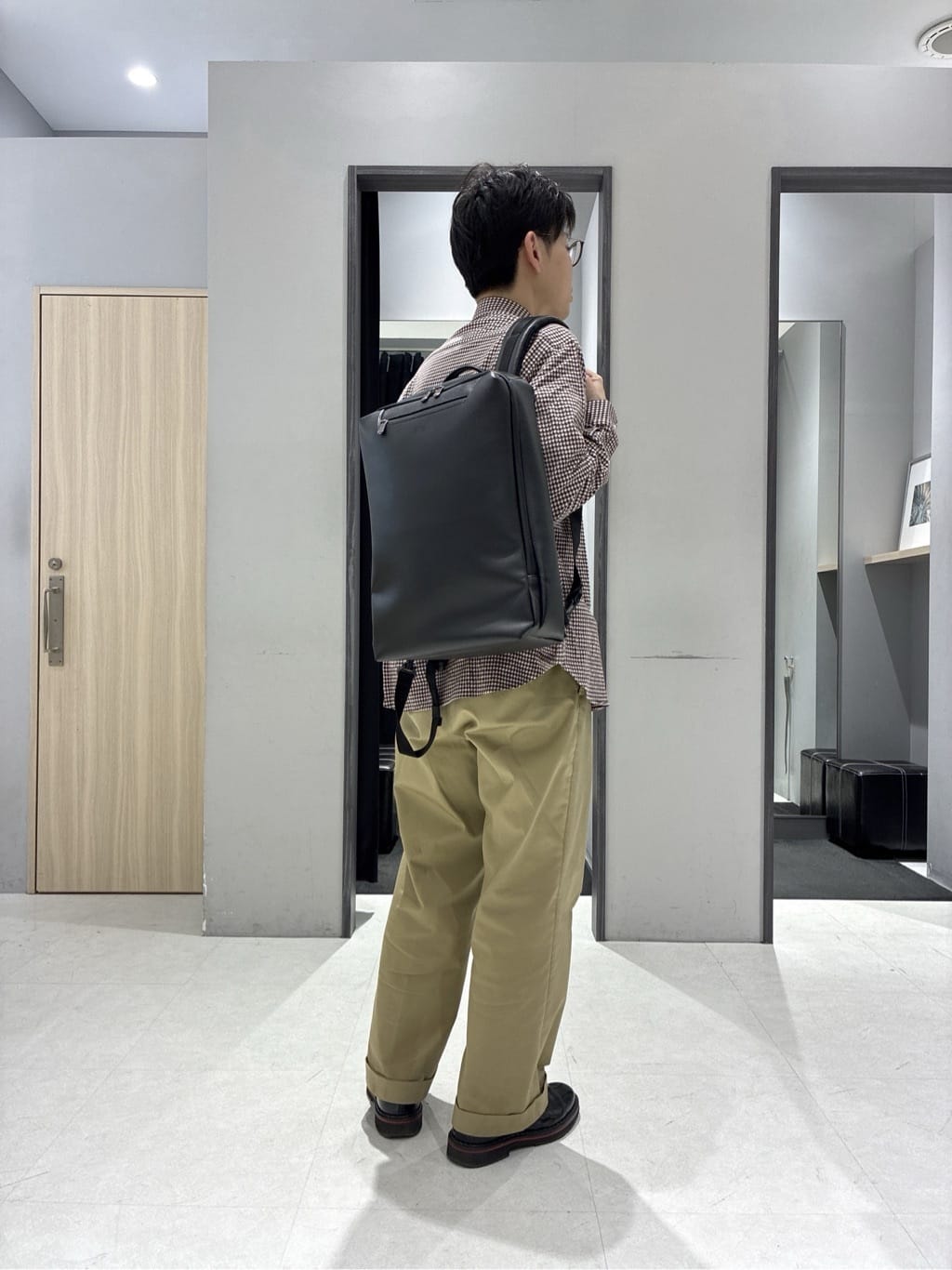 わいずみさんの「TAKEO KIKUCHI｜【抗菌防臭/シーズンレス】シアサッカーギンガムチェック ストレッチシャツ」を使ったコーディネート