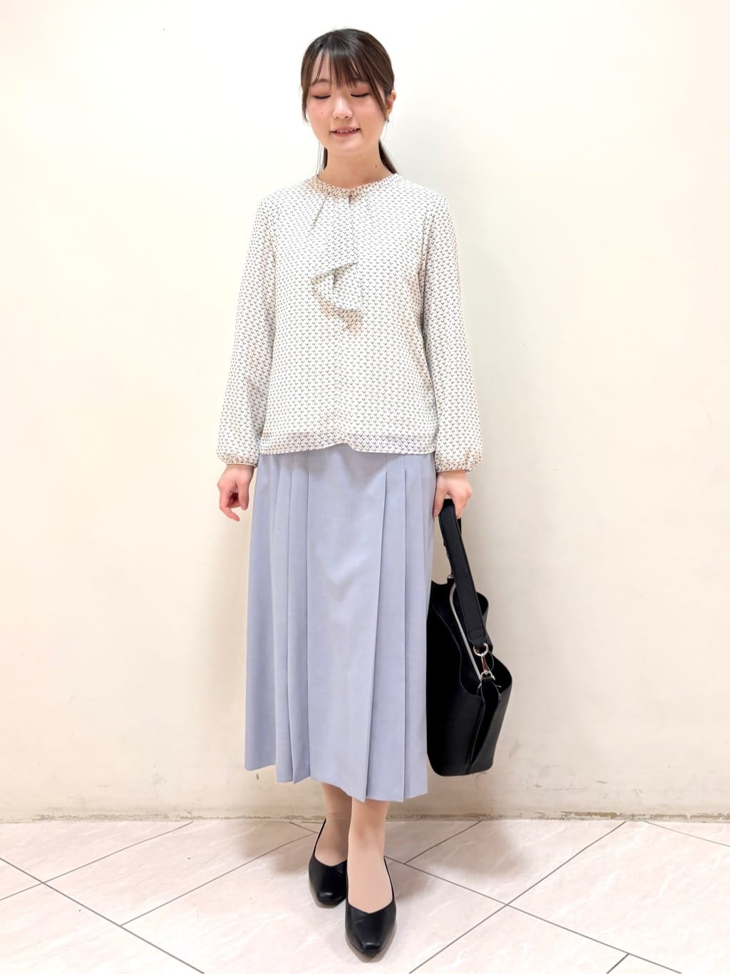 mikiさんの「Reflect｜【UVカット／接触冷感】フロントフリルシフォンブラウス」を使ったコーディネート